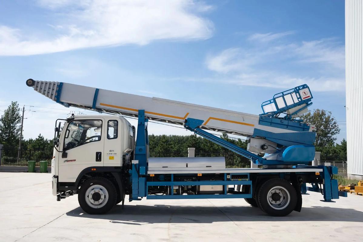 江汉云梯上料车租赁费用